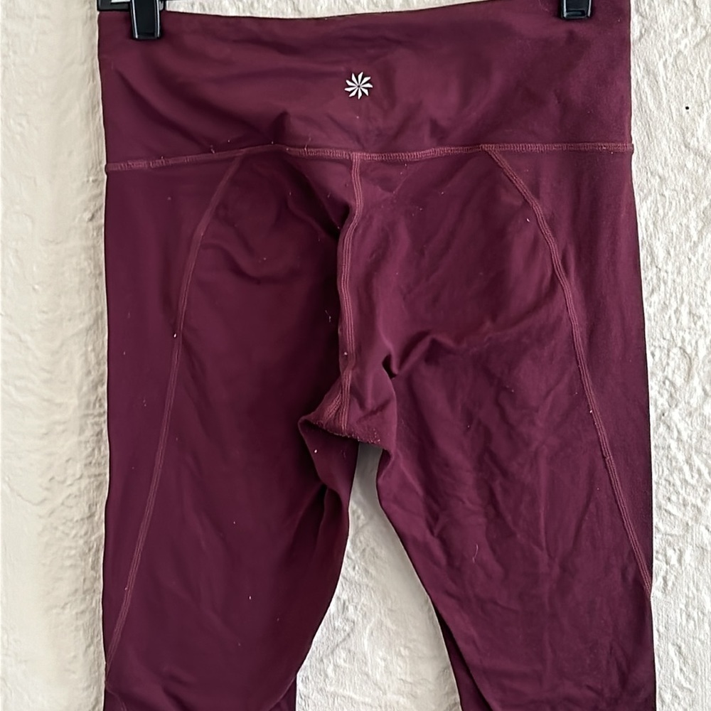 Athleta Salutation Powervita Crop Capri Leggings Medium Raisin Purple Brown